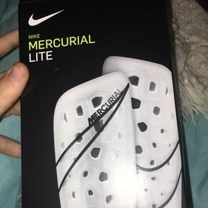 Nike mercurial lite shin guards